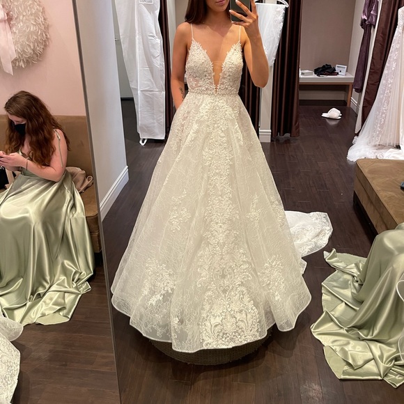 BRAND NEW Calla Blanche wedding gown. - Picture 9 of 10